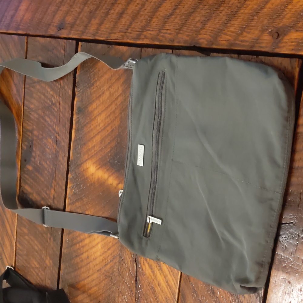 Baggallini purse